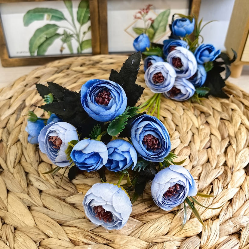 Искусственные цветы в Новочебоксарске | Цветы искусственные «Камелии», голубые, букет