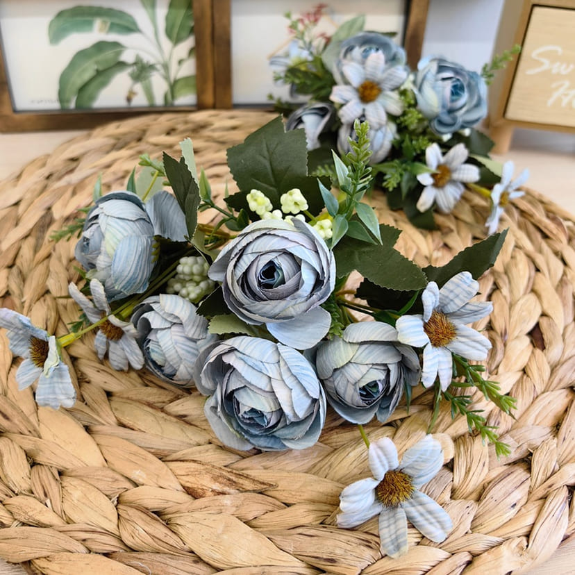 Искусственные цветы в Новочебоксарске | Цветы искусственные «Камелии с мелкоцветом», голубые, букет